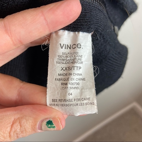 Vince 100% wool leather trimmed zip textured black sweater size XXS - Picture 6 of 9